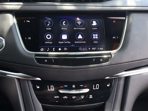 New 2025 Cadillac XT6 Luxury image 24