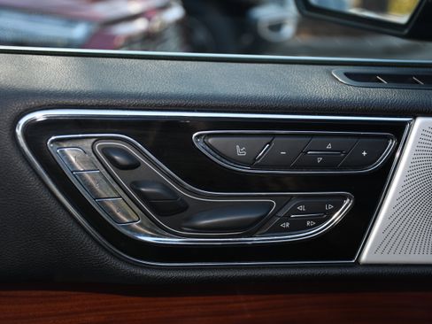 Used 2021 Lincoln Navigator L Reserve image 10