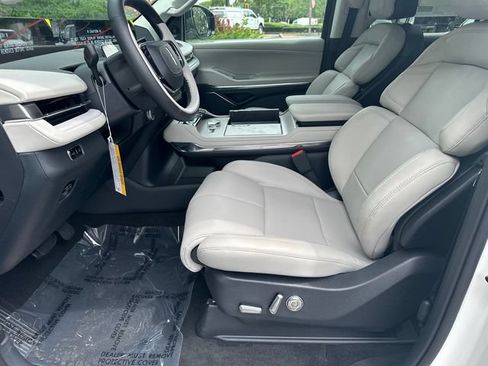 New 2026 Lincoln Navigator Premiere AWD/4WD image 10