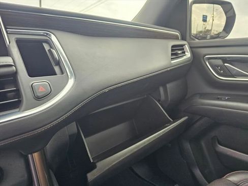 Used 2022 Chevrolet Suburban High Country image 31