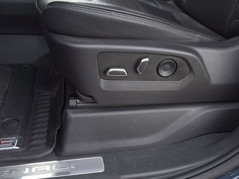 Used 2023 GMC Sierra 1500 Denali w/ Denali Reserve Package image 11