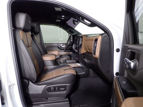 Used 2022 Chevrolet Silverado 3500 High Country w/ Z71 Off-Road Package image 39