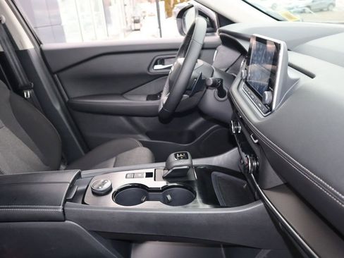 Certified 2025 Nissan Rogue SV AWD/4WD image 26