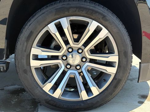 Certified 2018 GMC Yukon XL Denali w/ Denali Ultimate Package RWD image 10