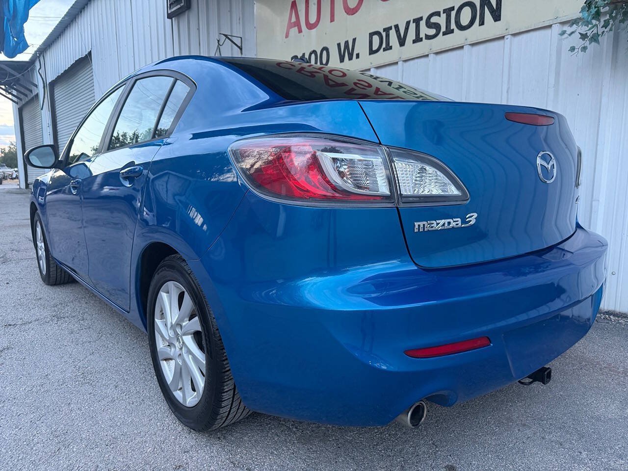 Used 2012 MAZDA MAZDA3 i Grand Touring w/ Tech Pkg FWD image 10