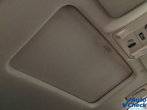 Used 2017 Cadillac Escalade Luxury image 40