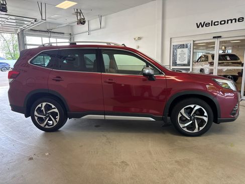 Used 2023 Subaru Forester Touring AWD/4WD image 6