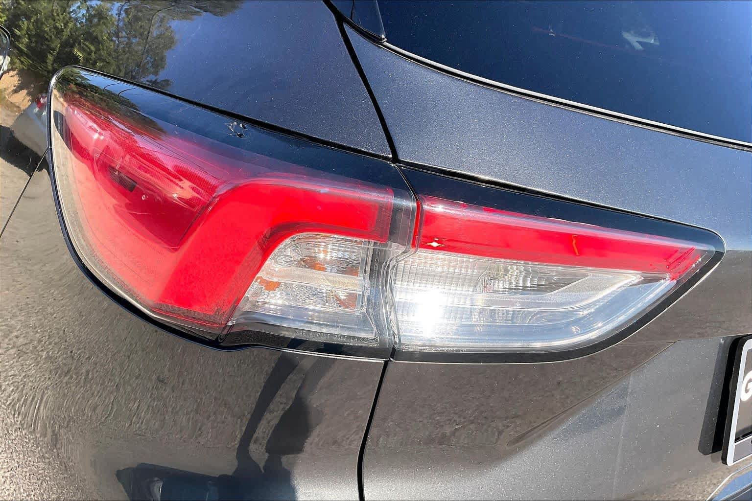 Used 2020 Ford Escape SEL FWD image 28