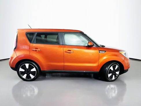 Used 2019 Kia Soul + image 8