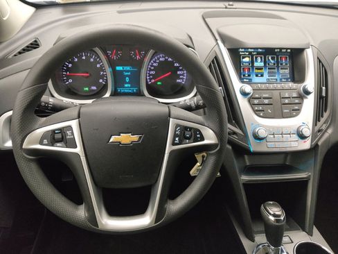 Used 2017 Chevrolet Equinox LT FWD image 22