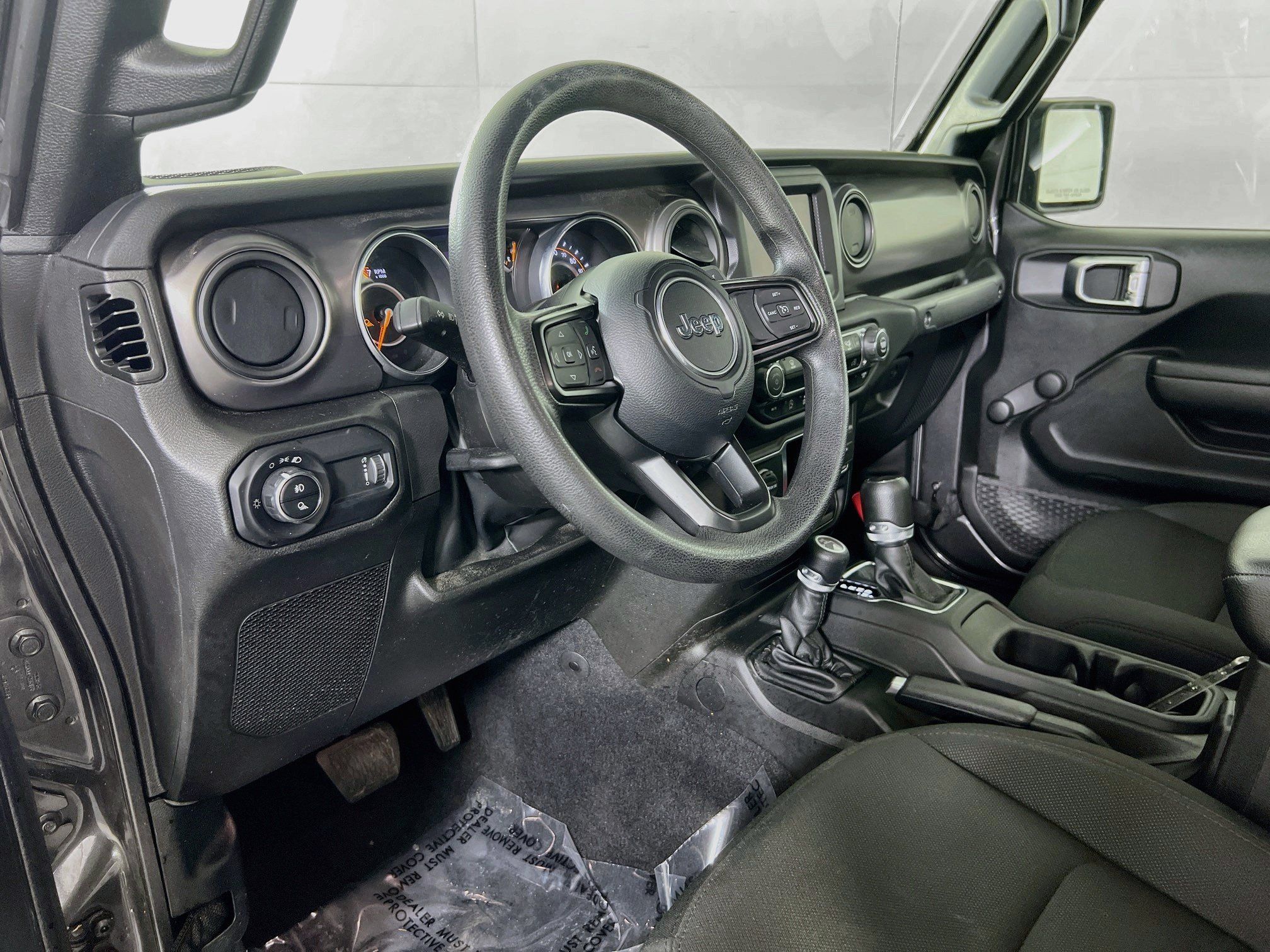 Used 2023 Jeep Gladiator Sport AWD/4WD image 9
