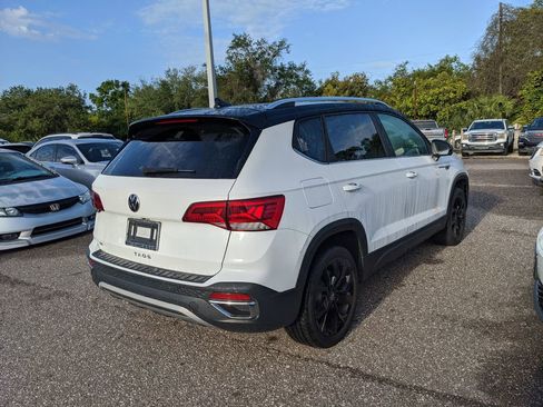 Certified 2023 Volkswagen Taos SE w/ Black Wheel Package image 5