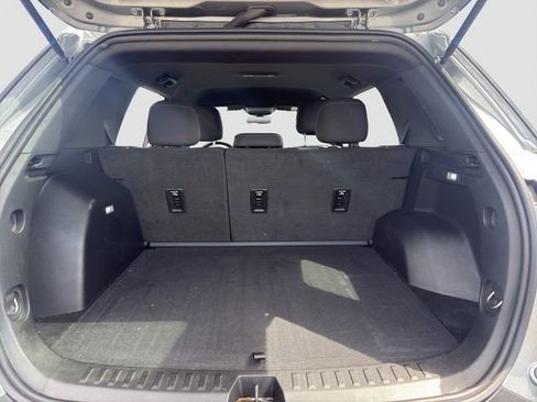 Used 2025 Chevrolet Equinox LT FWD image 19