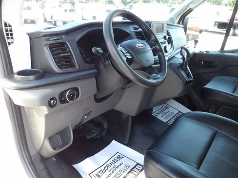 Used 2022 Ford Transit 350 DRW RWD image 16