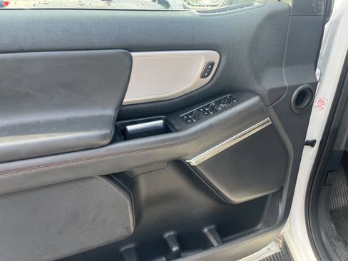 Used 2025 Ford Expedition Active AWD/4WD image 11