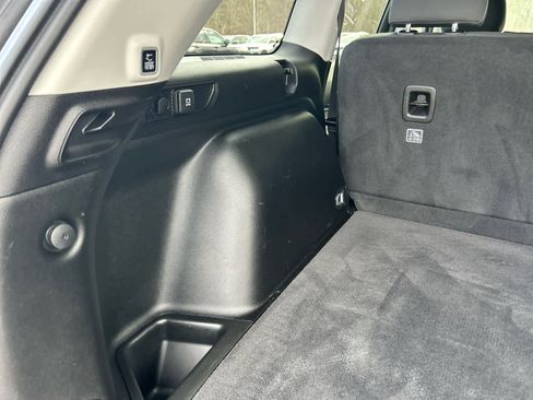 Used 2023 Jeep Grand Cherokee Laredo w/ Luxury Tech Group I image 40