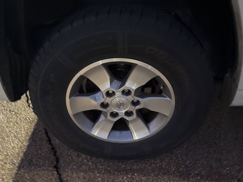 Used 2013 Toyota 4Runner SR5 image 10