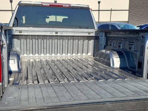 Used 2022 Chevrolet Silverado 1500 LT RWD image 8