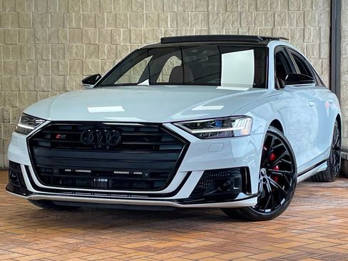 Used 2021 Audi S8 L image 2
