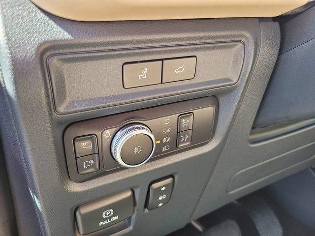 Used 2022 Ford Expedition Max Platinum AWD/4WD image 19