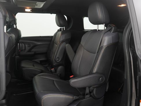 Used 2023 Toyota Sienna XLE Woodland Edition image 17