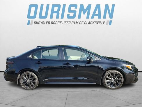 Used 2024 Toyota Corolla SE AWD/4WD image 7