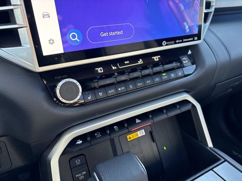 Used 2024 Toyota Sequoia Platinum image 24