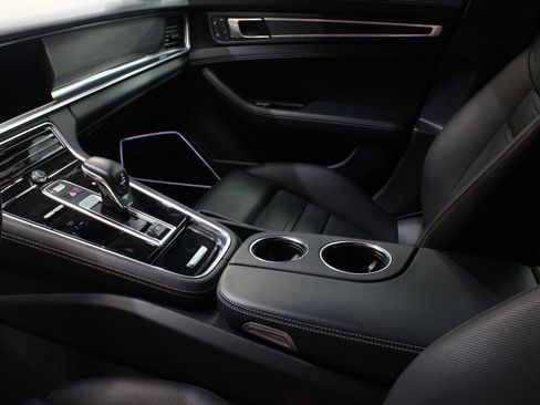 Used 2022 Porsche Panamera GTS AWD/4WD image 41
