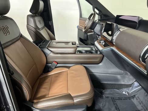 Used 2025 Ford Expedition King Ranch AWD/4WD image 30
