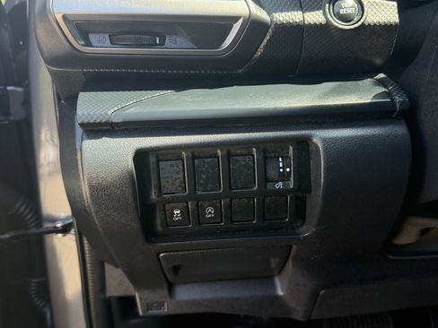 Used 2020 Subaru Forester AWD/4WD image 15