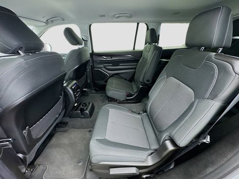 Used 2022 Jeep Grand Cherokee L Laredo w/ Luxury Tech Group I image 15