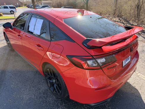 Used 2023 Honda Civic Sport image 5