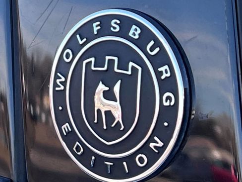 Used 2017 Volkswagen Tiguan Wolfsburg Edition image 38