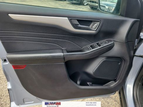 Used 2022 Ford Escape SE w/ Convenience Package FWD image 14
