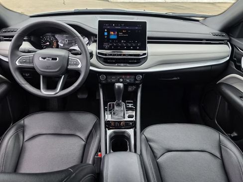 Used 2025 Jeep Compass Limited AWD/4WD image 9