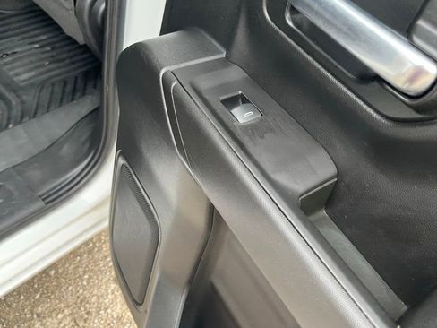 Used 2020 Chevrolet Silverado 1500 Custom w/ Custom Value Package image 31