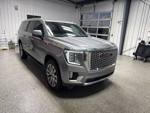 Used 2023 GMC Yukon XL Denali w/ Denali Reserve Package AWD/4WD image 16
