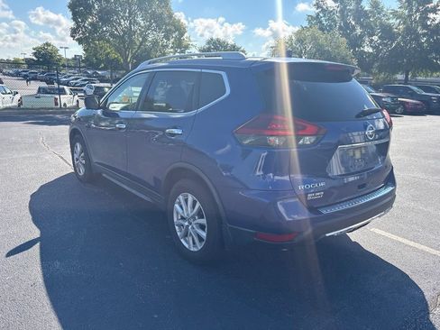 Used 2018 Nissan Rogue SV w/ Premium Package FWD image 6