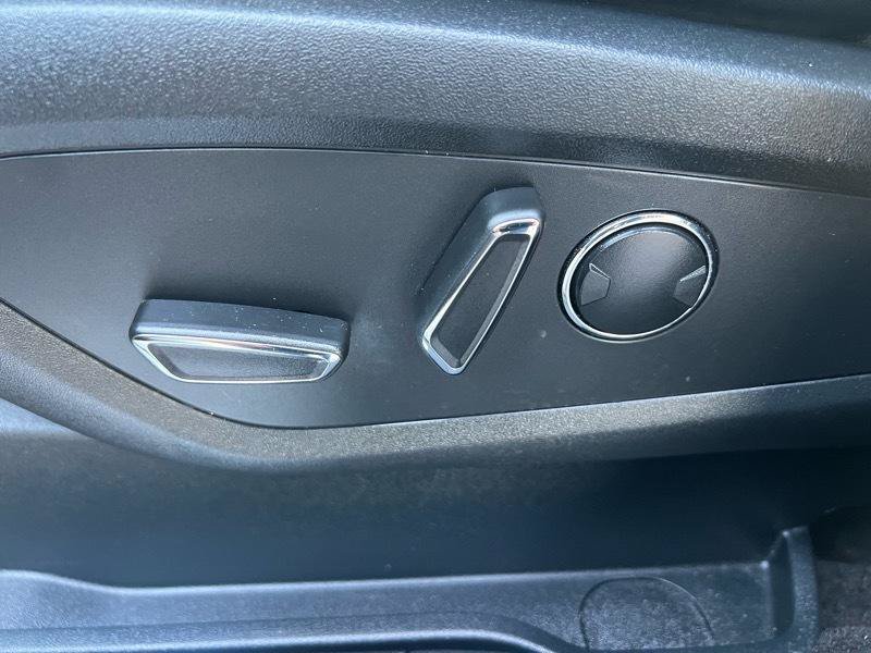 Used 2017 Lincoln MKC Select w/ Select Plus Package AWD/4WD image 24