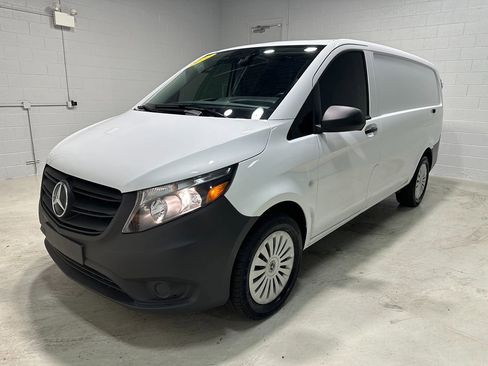 Used 2022 Mercedes-Benz Metris image 15