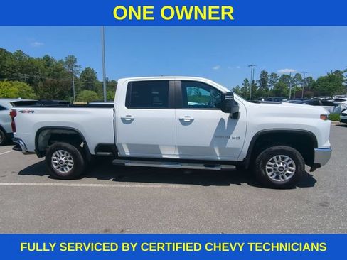 Used 2025 Chevrolet Silverado 2500 LT w/ Convenience Package AWD/4WD image 4