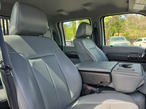Used 2016 Ford F550 2WD Crew Cab Super Duty image 26
