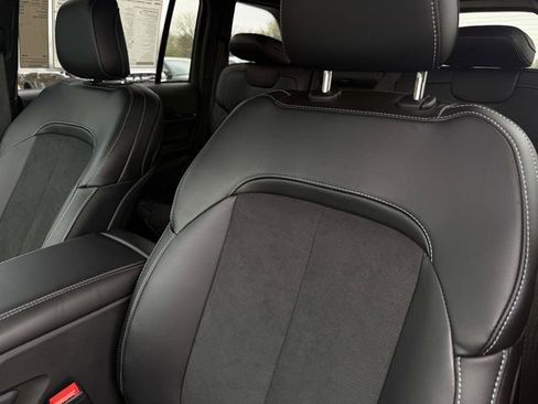 New 2025 Jeep Grand Cherokee Laredo image 21