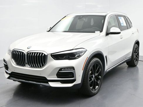 Used 2019 BMW X5 xDrive40i w/ Premium Package 2 AWD/4WD image 3