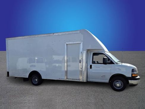 New 2025 Chevrolet Express 4500 Extended w/ Power Convenience Package RWD image 3