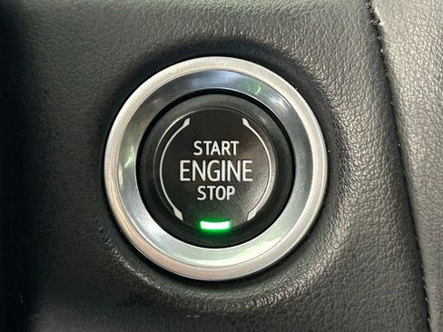 Used 2023 Chevrolet Suburban Premier AWD/4WD image 27