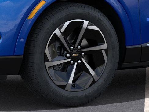 New 2025 Chevrolet Equinox EV LT image 9