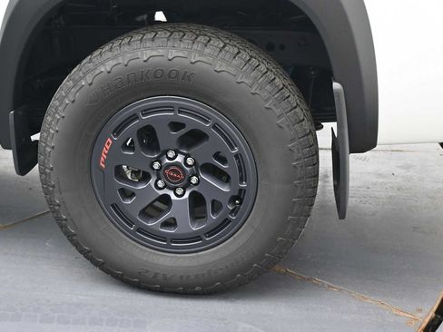 Used 2026 Nissan Frontier PRO-4X w/ Pro-4x Convenience Package AWD/4WD image 5
