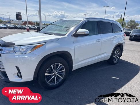 Used 2018 Toyota Highlander XLE image 10