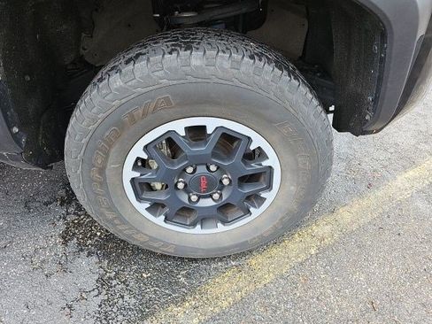 Used 2024 Toyota Tacoma TRD Off-Road image 10